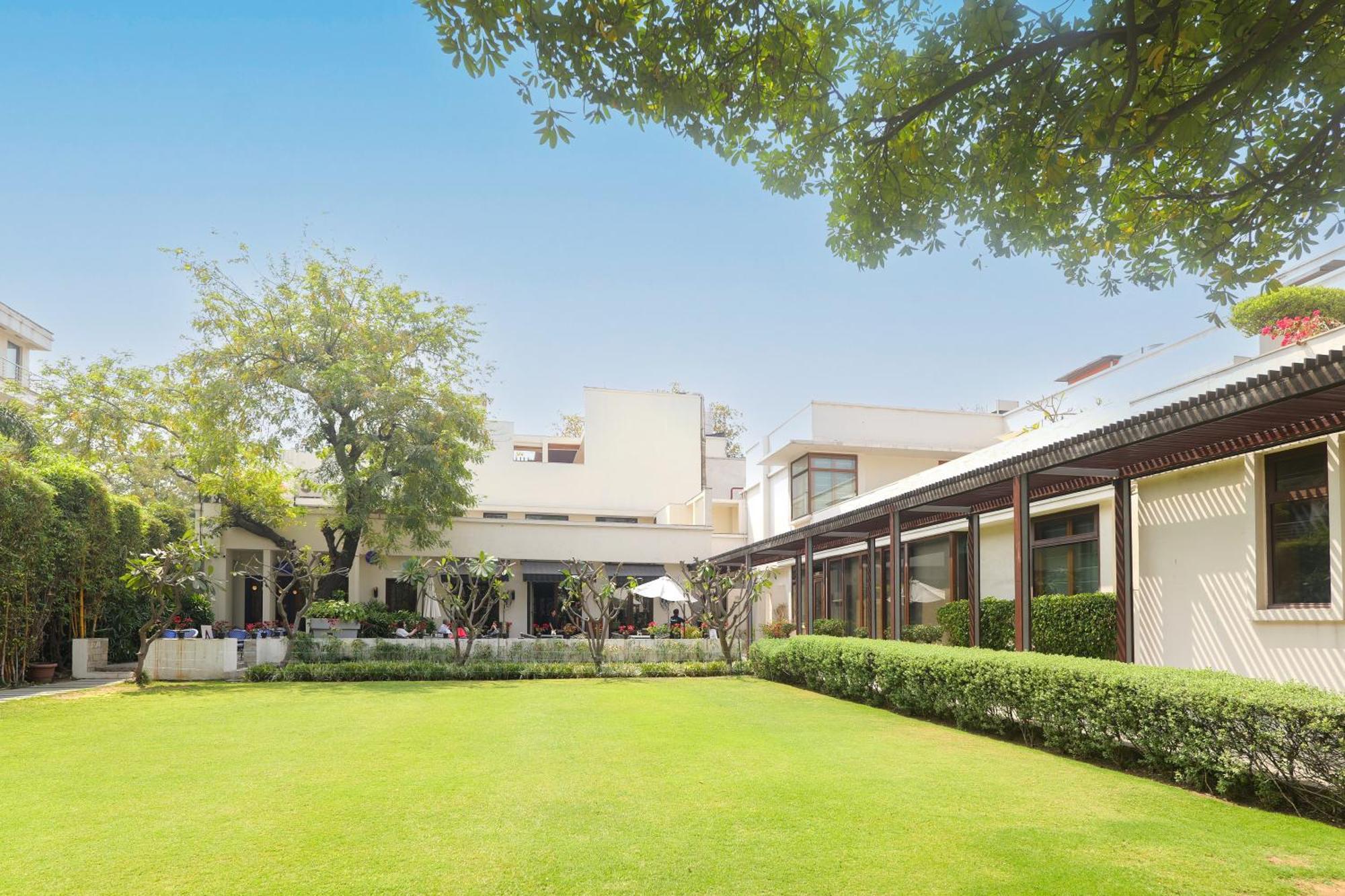 Hotel The Manor - Nueva Delhi Exterior foto